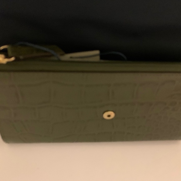 Cole Haan - Picture 3 of 6